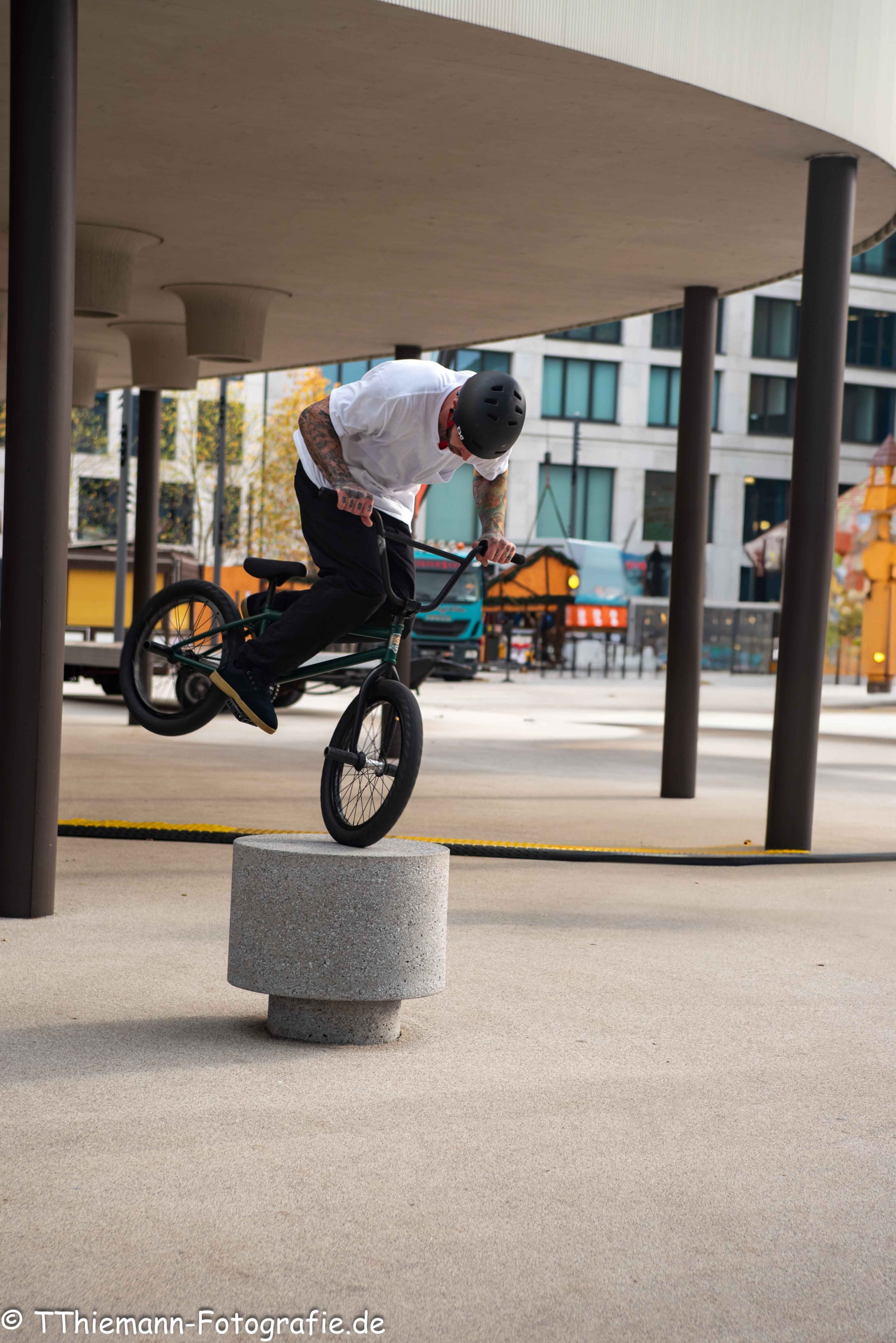 Sport- und Actionfotografie BMX-Fahrer in Action