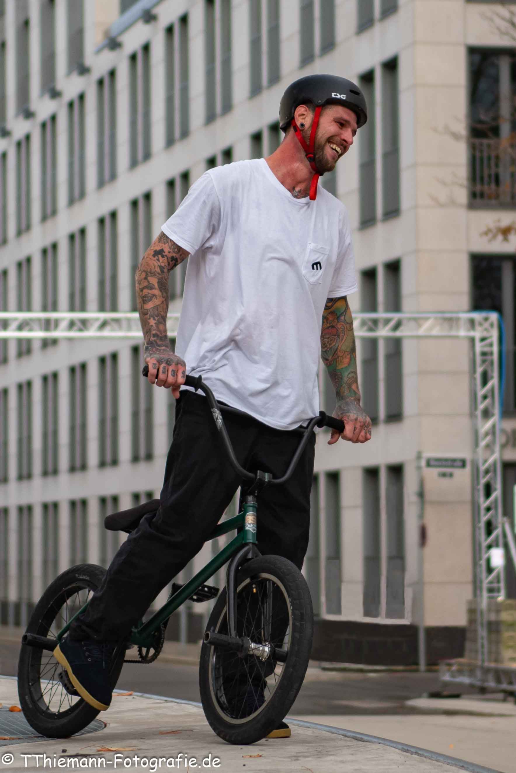 Sport- und Actionfotografie BMX-Fahrer in Action