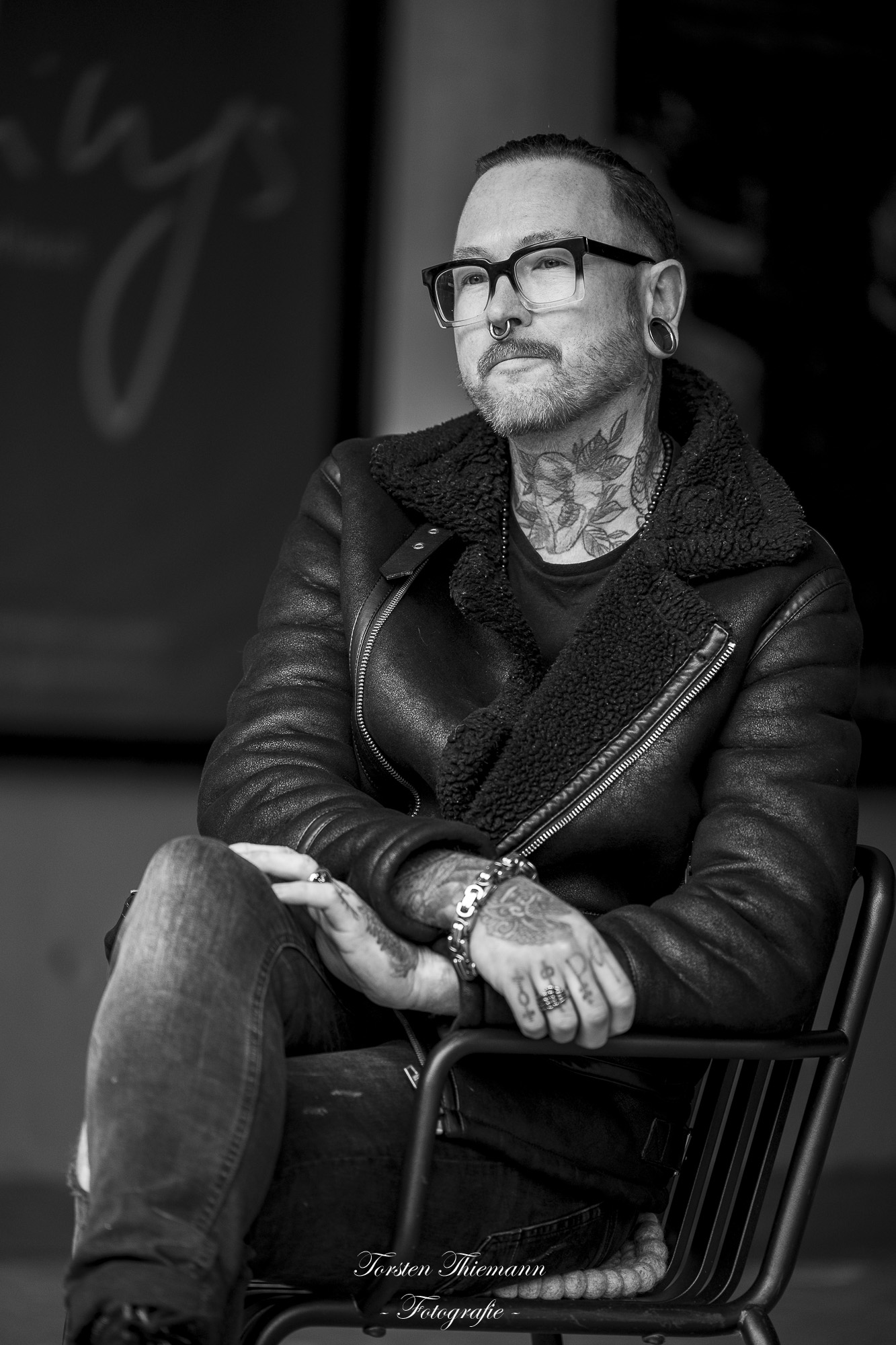 Männliches Modell mit Tattoos